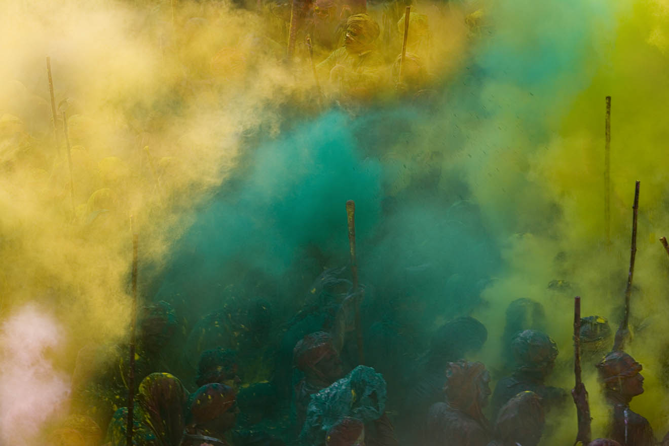 070226-4292-307-holi