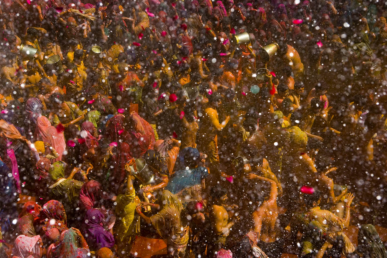 070305-5163-holi