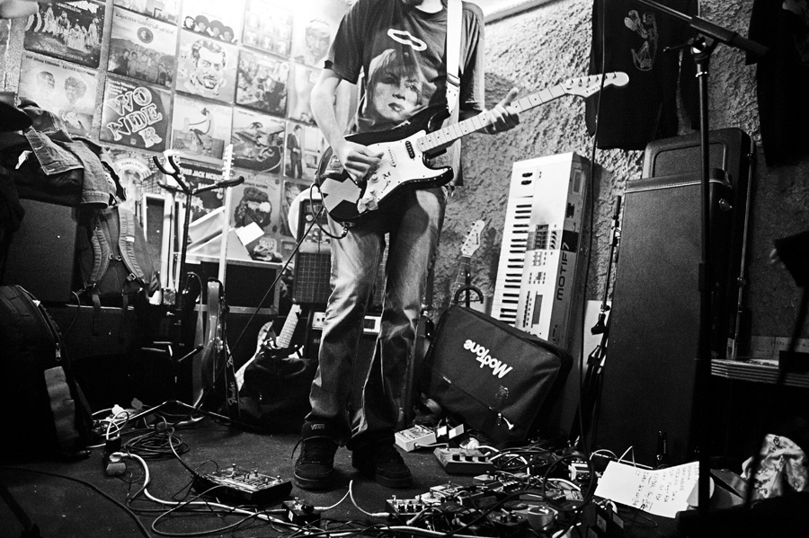 Far From The Pictures : AntiStar # 3 // Drive with a dead girl
